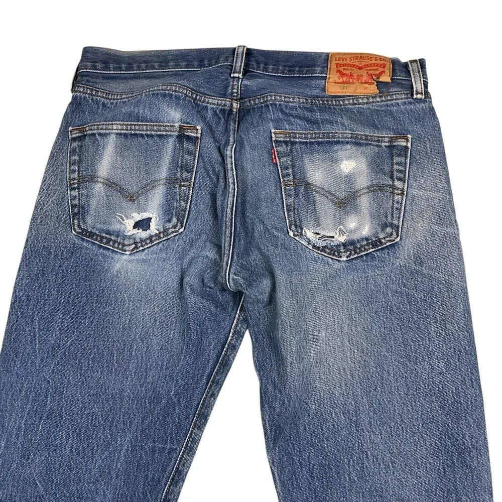 Y2K Levi’s 501 button fly straight leg jeans 34 x 28